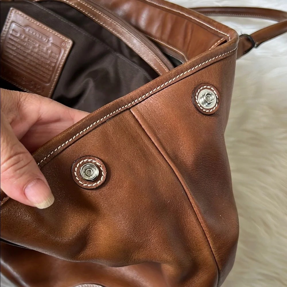 Coach vintage elegant  Tan Leather Handbag - Picture 6 of 10